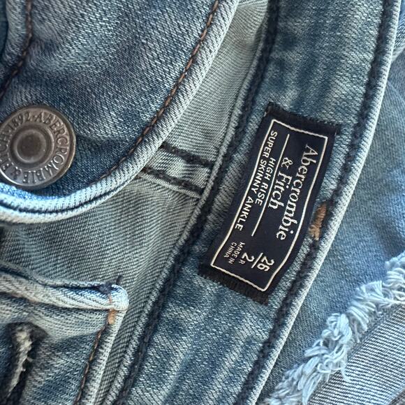 Abercrombie & Fitch Floral Embroidered High Rise Jeans - Picture 3 of 9